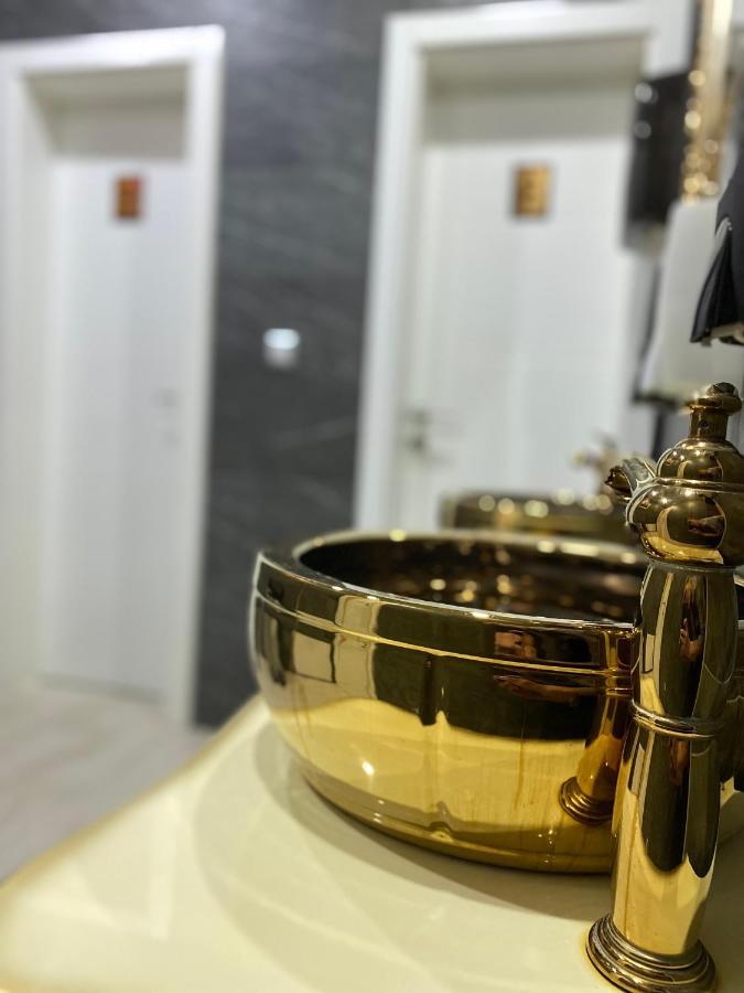 Hotel Palace Velika Kladusa Kültér fotó