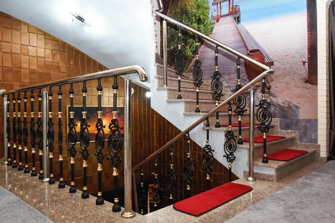 Hotel Palace Velika Kladusa Kültér fotó